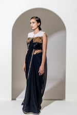 Load image into Gallery viewer, DHOOP CHAON SEQUINS JACKET
