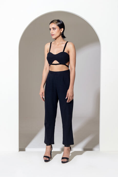 BLACK EMBROIDERED BRALETTE