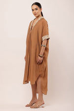 Load image into Gallery viewer, BROWN PLEATED DRESS
