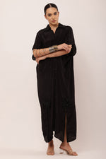 Load image into Gallery viewer, BLACK PLEATED DRESS
