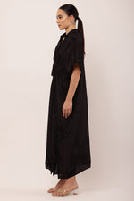 Load image into Gallery viewer, BLACK PLEATED DRESS
