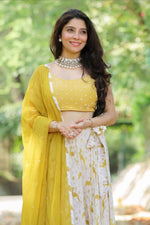 Load image into Gallery viewer, JAI MADAAN IN ROOH LONG SKIRT SET
